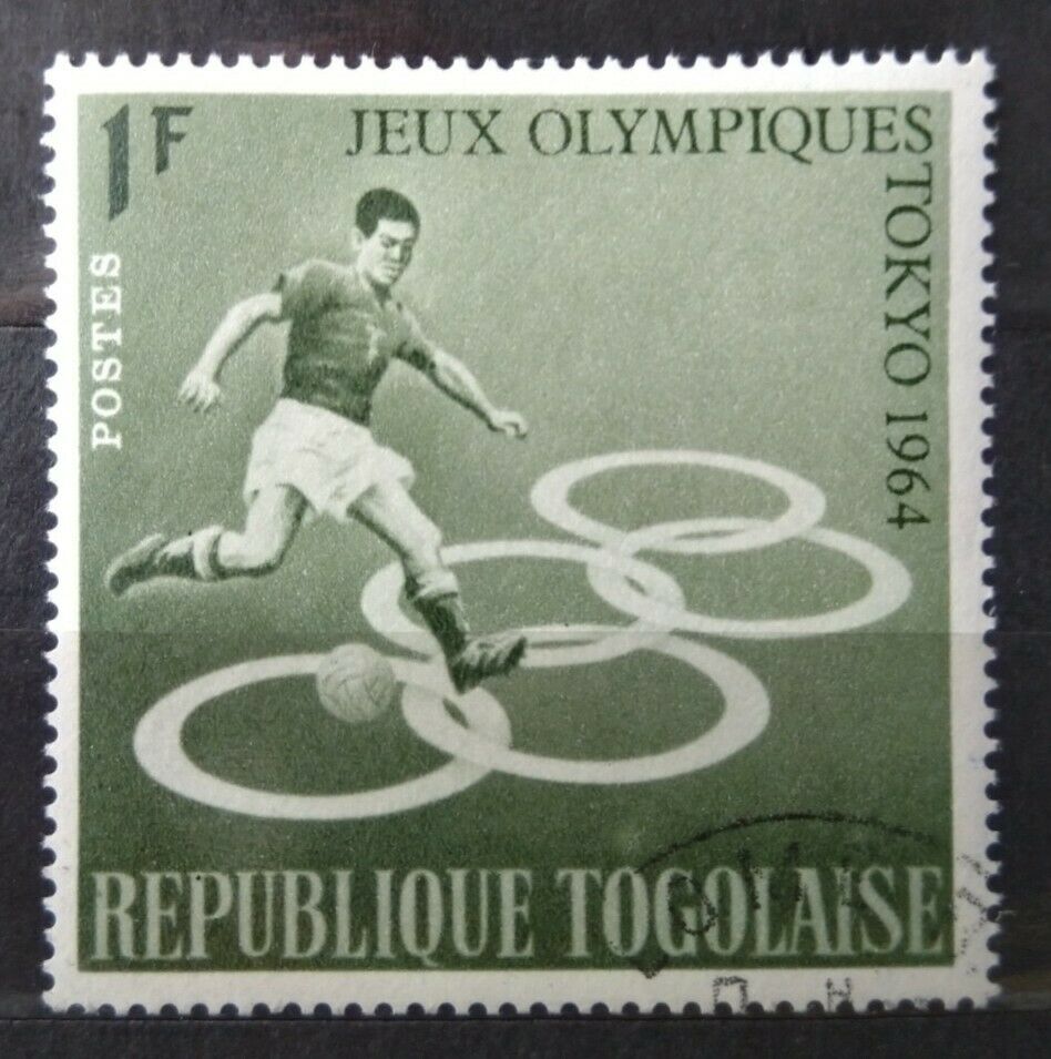 Motiv Fußball Olympiade Tokio 1964 1 Briefmarke Togo Spieler Vor Olymp. Ringen